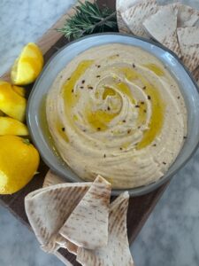 Lemon Garlic White Bean Hummus Dip